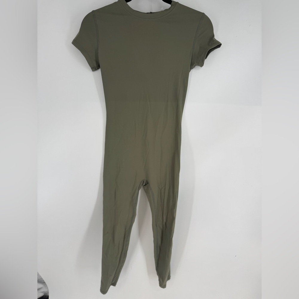Adanola Short Sleeve Athletic Yoga Zip Up Bodysuit
